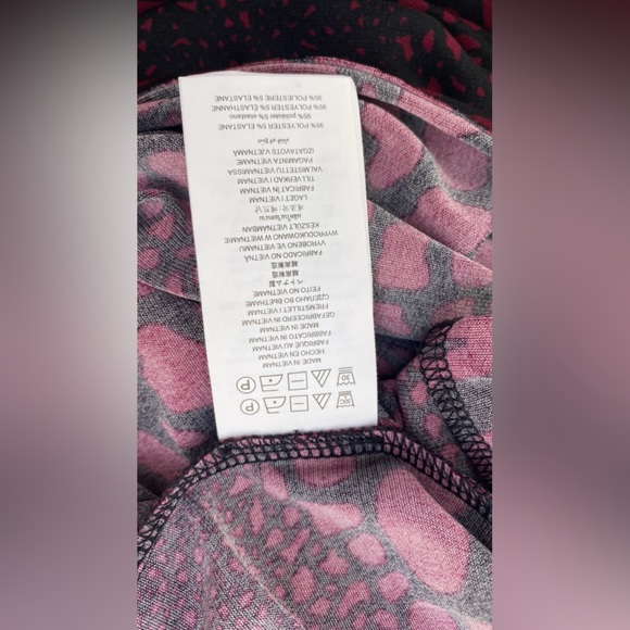 Michael Kors |  Animal print | red and black | cute top size L   ( Mk 15) - Picture 13 of 17